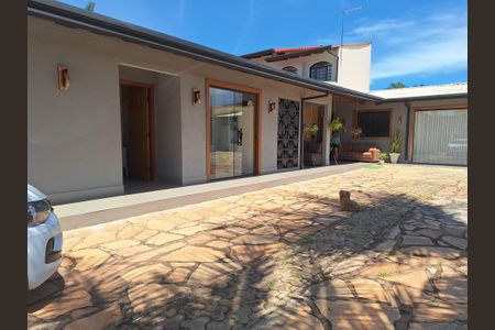 Casa para alugar com 1000m², 4 quartos e 10 vagasCirculação