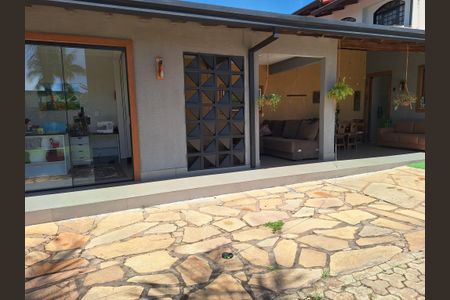 Casa para alugar com 1000m², 4 quartos e 10 vagasCirculação