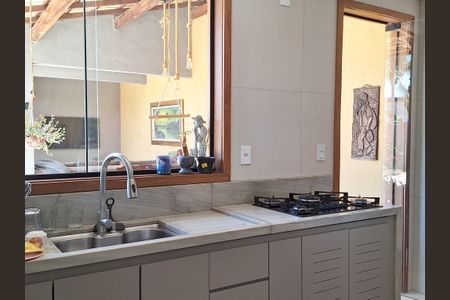 Casa para alugar com 1000m², 4 quartos e 10 vagasCozinha - Armários