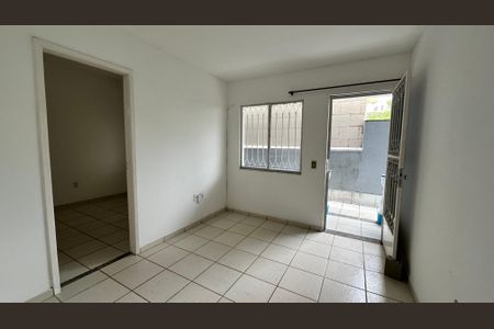 Sala de kitnet/studio para alugar com 1 quarto, 40m² em Vargem Pequena, Rio de Janeiro