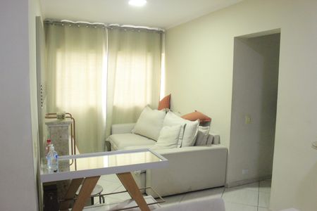 Sala  de apartamento para alugar com 3 quartos, 75m² em Vila Leonor, Guarulhos