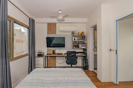 Casa de condomínio à venda com 210m², 3 quartos e 3 vagasSuíte 3