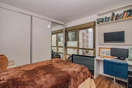 Casa de condomínio à venda com 210m², 3 quartos e 3 vagasSuíte 2