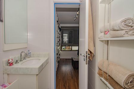 Casa de condomínio à venda com 210m², 3 quartos e 3 vagasBanheiro da Suíte 1