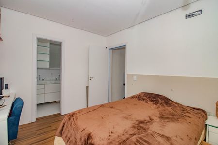 Casa de condomínio à venda com 210m², 3 quartos e 3 vagasSuíte 2