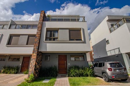 Casa de condomínio à venda com 210m², 3 quartos e 3 vagasFachada da Casa
