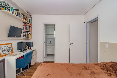 Casa de condomínio à venda com 210m², 3 quartos e 3 vagasSuíte 2