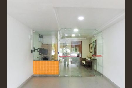 Apartamento à venda com 73m², 2 quartos e 1 vagaFachada e portaria