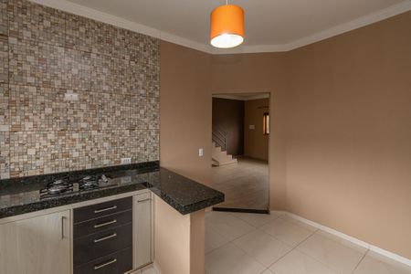 Casa de condomínio para alugar com 125m², 3 quartos e 4 vagasCozinha 