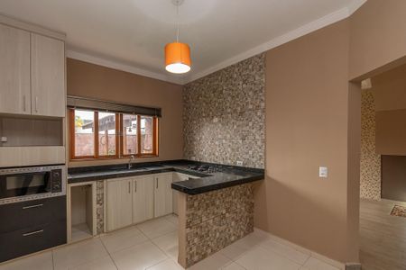 Casa de condomínio para alugar com 125m², 3 quartos e 4 vagasCozinha 