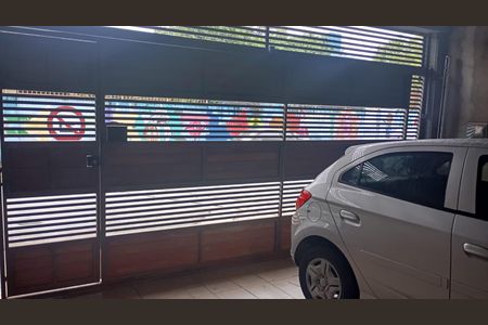 Casa à venda com 100m², 4 quartos e 2 vagas Casa à venda com 100m², 4 quartos e 2 vagasGaragem