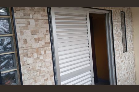 Casa à venda com 100m², 4 quartos e 2 vagas Casa à venda com 100m², 4 quartos e 2 vagasÁrea externa