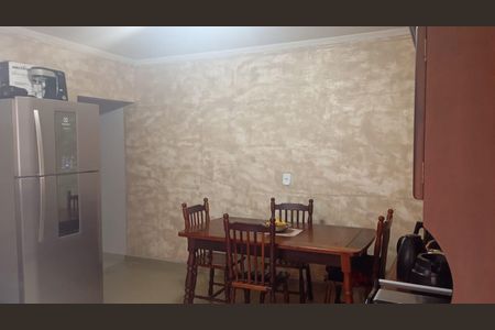 Casa à venda com 100m², 4 quartos e 2 vagas Casa à venda com 100m², 4 quartos e 2 vagasCozinha