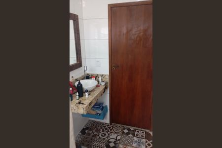 Casa à venda com 100m², 4 quartos e 2 vagas Casa à venda com 100m², 4 quartos e 2 vagasBanheiro