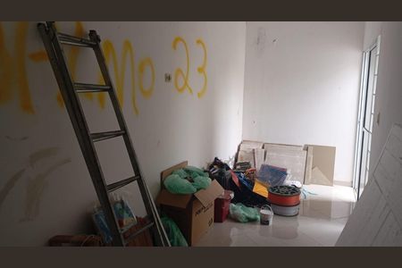 Casa à venda com 100m², 4 quartos e 2 vagas Casa à venda com 100m², 4 quartos e 2 vagasQuarto