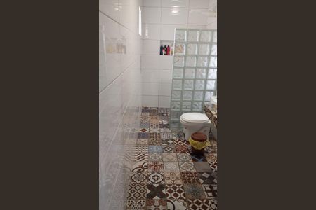 Casa à venda com 100m², 4 quartos e 2 vagas Casa à venda com 100m², 4 quartos e 2 vagasBanheiro