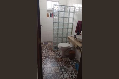 Casa à venda com 100m², 4 quartos e 2 vagas Casa à venda com 100m², 4 quartos e 2 vagasBanheiro