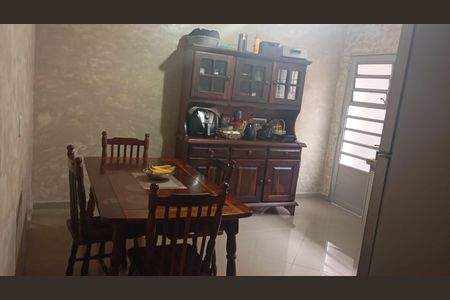 Casa à venda com 100m², 4 quartos e 2 vagas Casa à venda com 100m², 4 quartos e 2 vagasCozinha