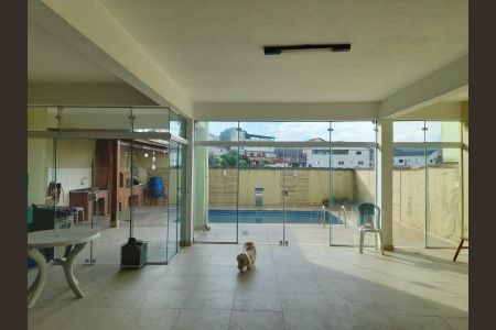 Casa à venda com 450m², 4 quartos e 3 vagasFoto 04
