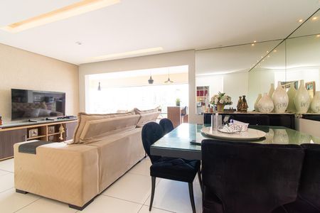 Sala de apartamento à venda com 4 quartos, 131m² em Jardim Avelino, São Paulo