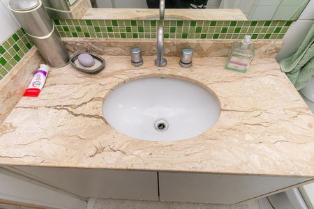 Apartamento à venda com 131m², 4 quartos e 2 vagasBanheiro 2