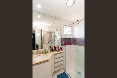 Apartamento à venda com 131m², 4 quartos e 2 vagasBanheiro da Suíte