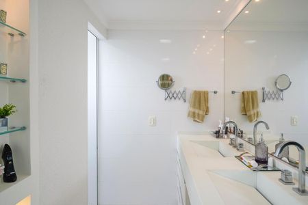 Apartamento à venda com 172m², 3 quartos e 4 vagasBanheiro da suíte 1