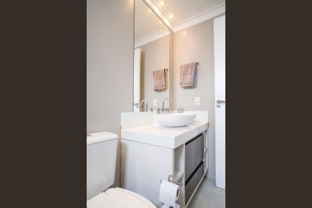 Apartamento à venda com 172m², 3 quartos e 4 vagasBanheiro da suíte 2