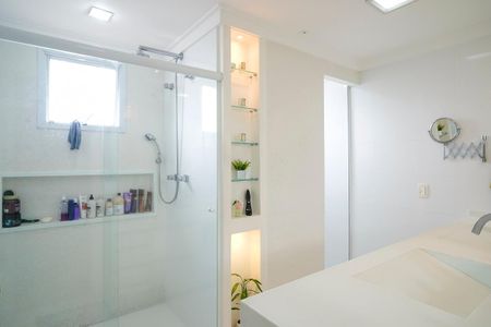 Apartamento à venda com 172m², 3 quartos e 4 vagasBanheiro da suíte 1