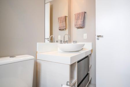 Apartamento à venda com 172m², 3 quartos e 4 vagasBanheiro da suíte 2