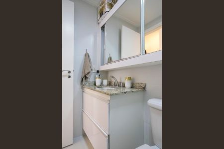 Apartamento à venda com 63m², 2 quartos e 2 vagasBanheiro da suíte