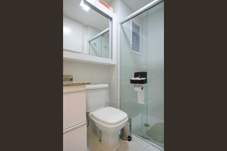 Apartamento à venda com 63m², 2 quartos e 2 vagasBanheiro da suíte