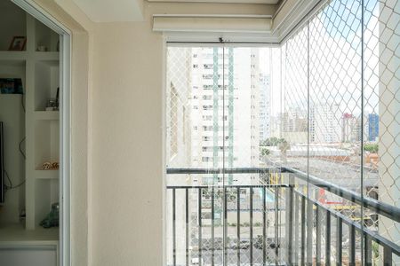 Apartamento à venda com 63m², 2 quartos e 2 vagasVaranda