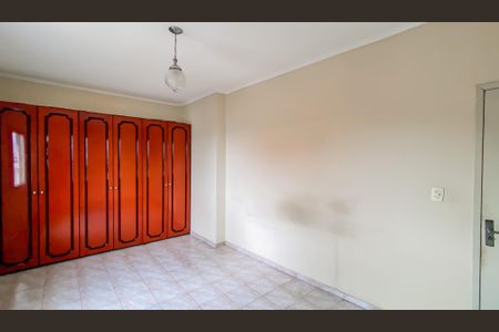 Casa à venda com 240m², 4 quartos e 2 vagas Casa à venda com 240m², 4 quartos e 2 vagasQuarto 4