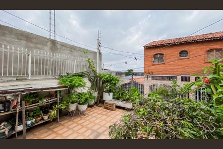 Casa à venda com 240m², 4 quartos e 2 vagas Casa à venda com 240m², 4 quartos e 2 vagasLaje