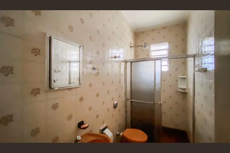 Casa à venda com 240m², 4 quartos e 2 vagas Casa à venda com 240m², 4 quartos e 2 vagasBanheiro 2