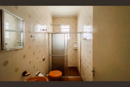 Casa à venda com 240m², 4 quartos e 2 vagas Casa à venda com 240m², 4 quartos e 2 vagasBanheiro 2