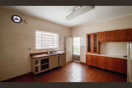 Casa à venda com 240m², 4 quartos e 2 vagas Casa à venda com 240m², 4 quartos e 2 vagasCozinha