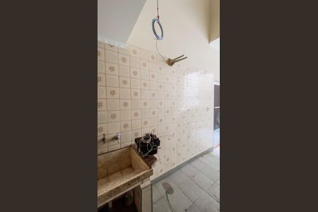 Casa à venda com 240m², 4 quartos e 2 vagas Casa à venda com 240m², 4 quartos e 2 vagasÁrea de Serviço