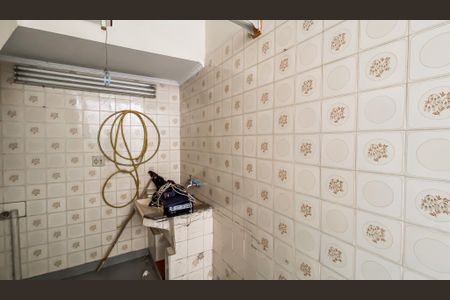 Casa à venda com 240m², 4 quartos e 2 vagas Casa à venda com 240m², 4 quartos e 2 vagasÁrea de Serviço