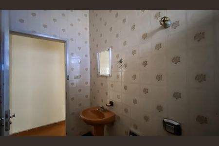 Casa à venda com 240m², 4 quartos e 2 vagas Casa à venda com 240m², 4 quartos e 2 vagasBanheiro 2