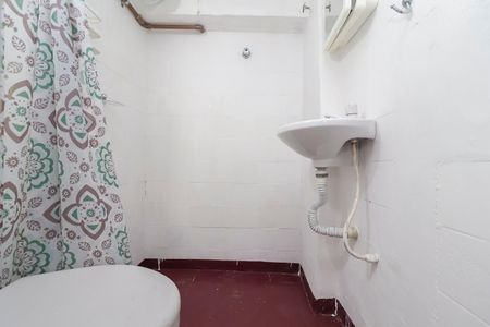 Banheiro de casa para alugar com 1 quarto, 28m² em Jardim Sao Pedro, São Paulo