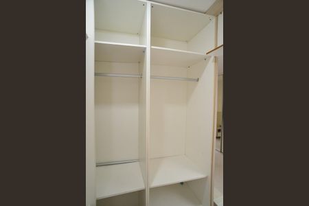 Apartamento à venda com 175m², 4 quartos e 3 vagasCloset