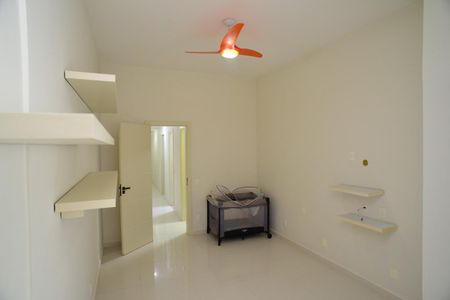 Apartamento à venda com 175m², 4 quartos e 3 vagasQuarto