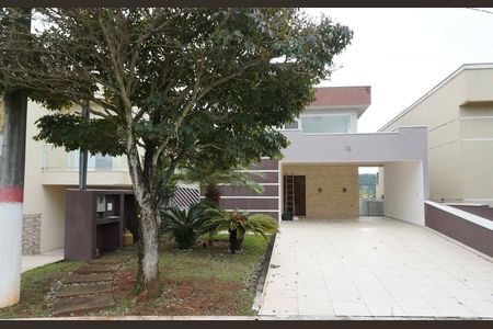 Casa de condomínio para alugar com 248m², 2 quartos e 4 vagas Casa de condomínio para alugar com 248m², 2 quartos e 4 vagasFachada