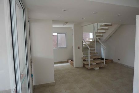 Casa de condomínio para alugar com 248m², 2 quartos e 4 vagas Casa de condomínio para alugar com 248m², 2 quartos e 4 vagasSala de Estar e Jantar