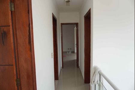 Casa de condomínio para alugar com 248m², 2 quartos e 4 vagas Casa de condomínio para alugar com 248m², 2 quartos e 4 vagasCorredor acesso aos quartos