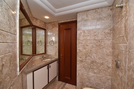 Apartamento para alugar com 355m², 4 quartos e 4 vagasBanheiro da Suíte 2