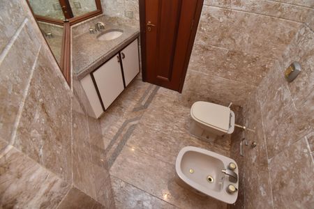 Apartamento para alugar com 355m², 4 quartos e 4 vagasBanheiro da Suíte 2