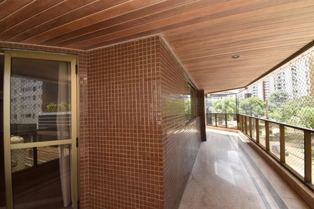 Sacada de apartamento para alugar com 4 quartos, 355m² em Cabral, Curitiba